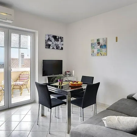 Mirna Apartment *