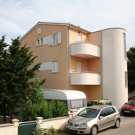 Mirna Apartment Premantura