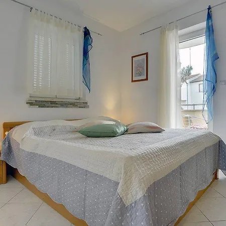 Mirna Apartment Premantura