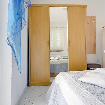 Mirna Apartment Premantura
